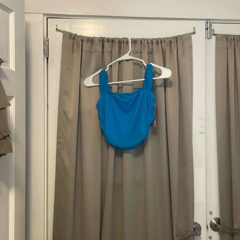 blue tank top